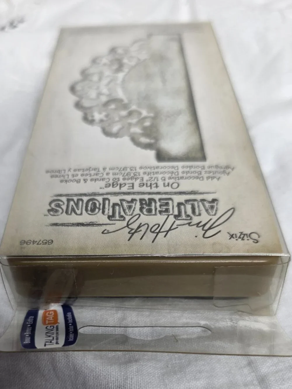 Sizziz Tim Holtz Alterations Die On The Edge 657496 Distressed Doily Page Edging